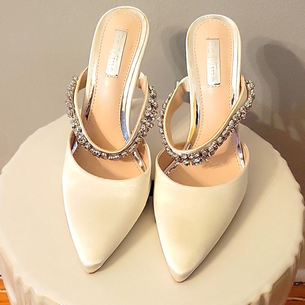 BE MINE Cream mule closed toe heels SIZE 6/7 WEDDING HEELS